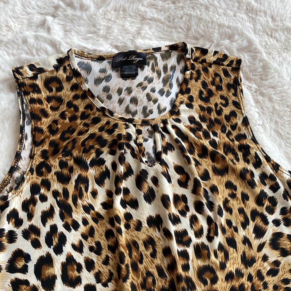 NWOT. Leopard print shell Size Medium - Picture 4 of 8